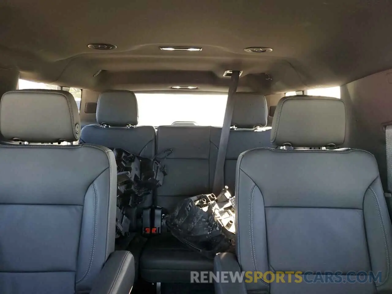 10 Photograph of a damaged car 1GNSKCKD9RR185377 CHEVROLET SUBURBAN 2024