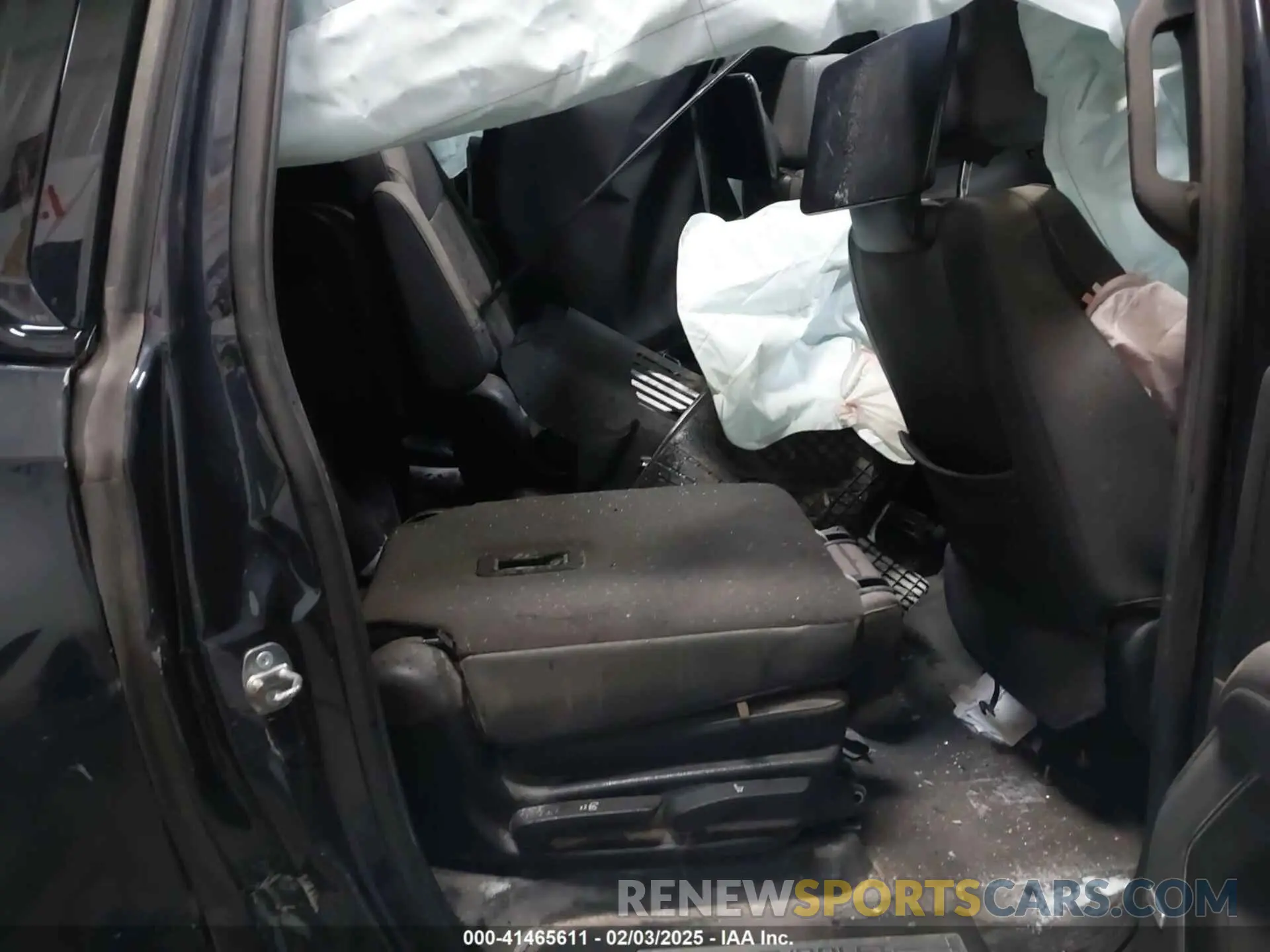 8 Photograph of a damaged car 1GNSKDKD2RR203790 CHEVROLET SUBURBAN 2024