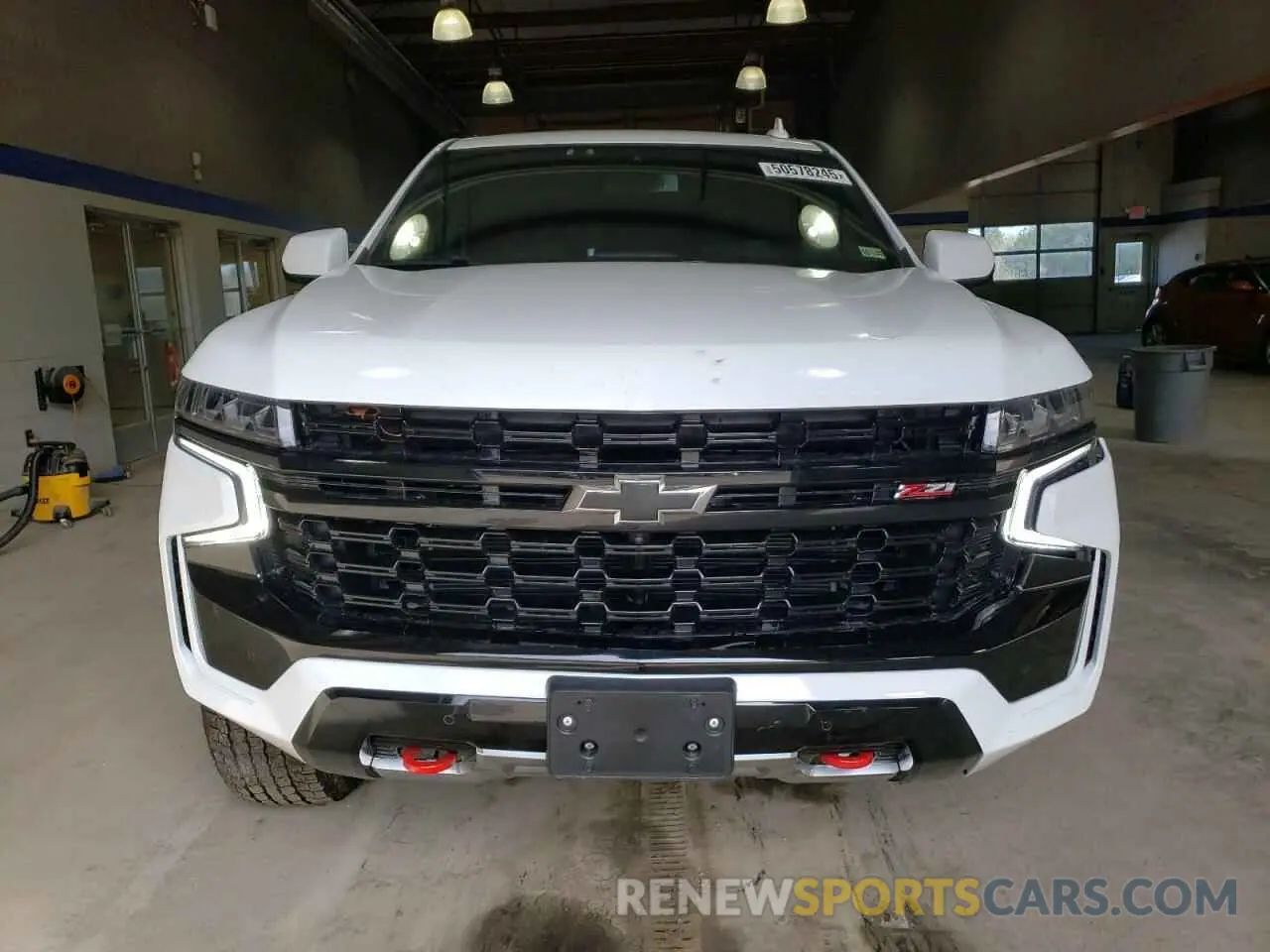 5 Photograph of a damaged car 1GNSKDKD8RR410085 CHEVROLET SUBURBAN 2024