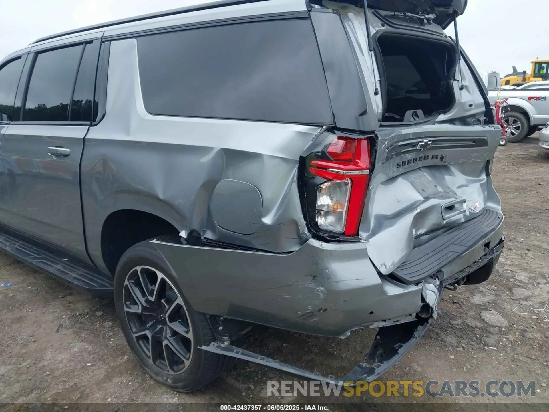 16 Photograph of a damaged car 1GNSKEKD2RR325751 CHEVROLET SUBURBAN 2024