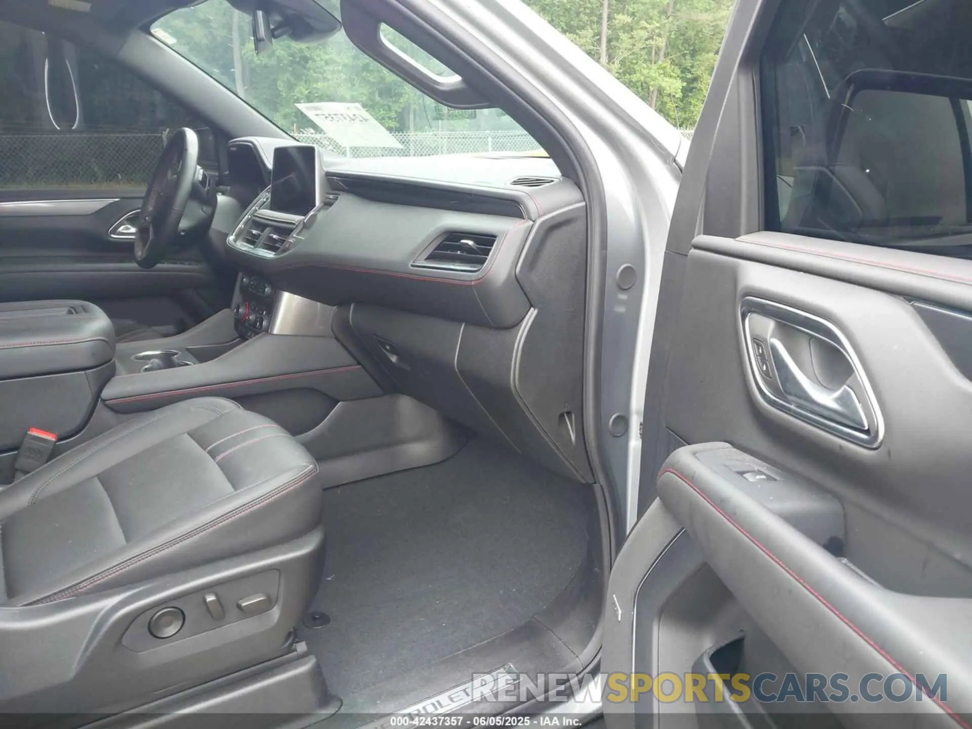 5 Photograph of a damaged car 1GNSKEKD2RR325751 CHEVROLET SUBURBAN 2024