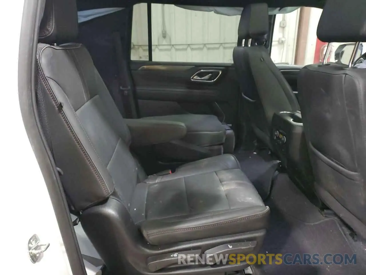 11 Photograph of a damaged car 1GNSKEKD5RR263892 CHEVROLET SUBURBAN 2024