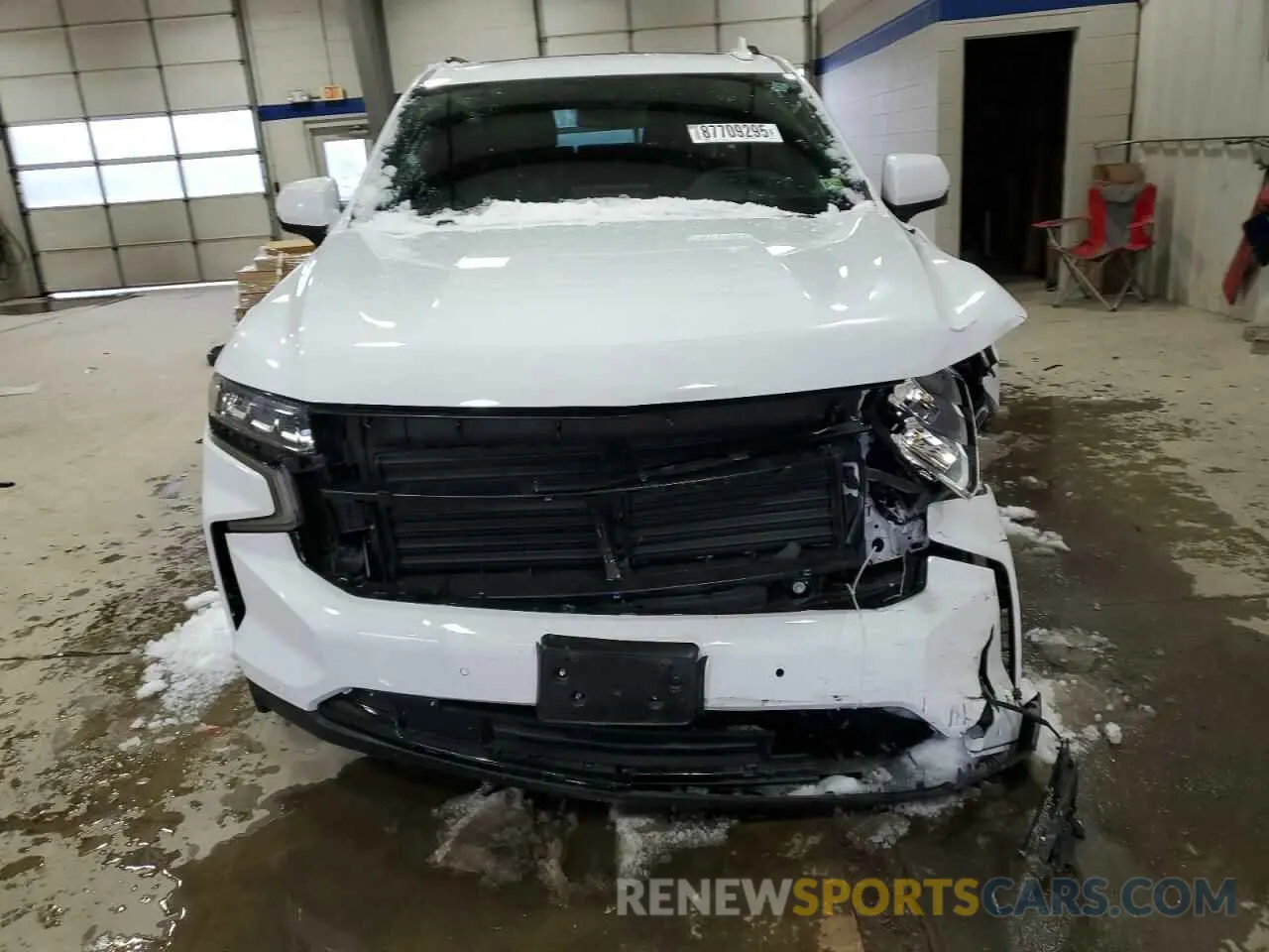 5 Photograph of a damaged car 1GNSKEKD5RR263892 CHEVROLET SUBURBAN 2024