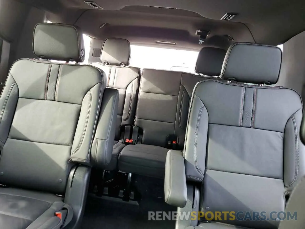10 Photograph of a damaged car 1GNSKEKDXRR364538 CHEVROLET SUBURBAN 2024