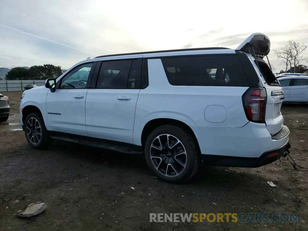 2 Photograph of a damaged car 1GNSKEKDXRR364538 CHEVROLET SUBURBAN 2024