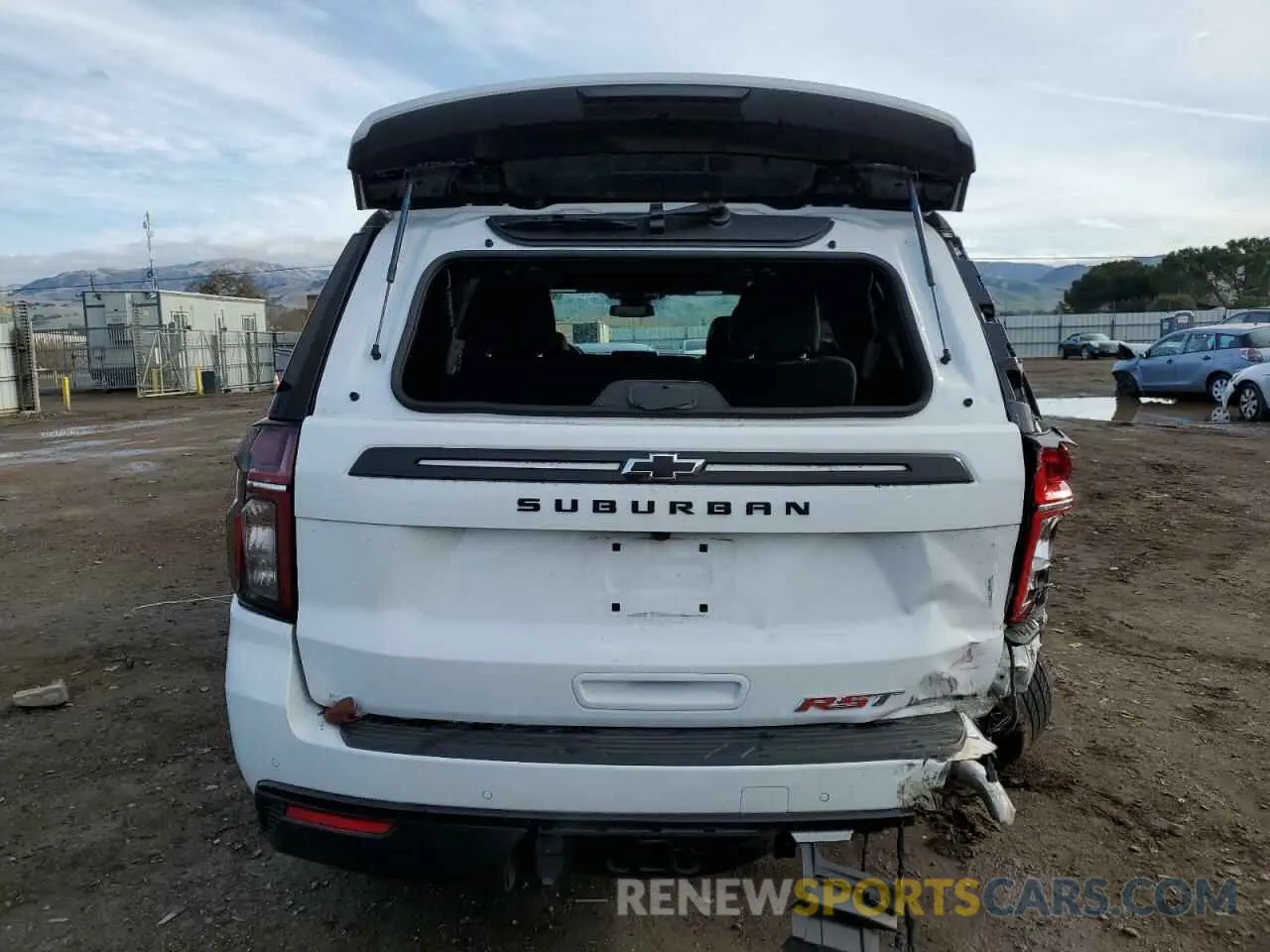 6 Photograph of a damaged car 1GNSKEKDXRR364538 CHEVROLET SUBURBAN 2024