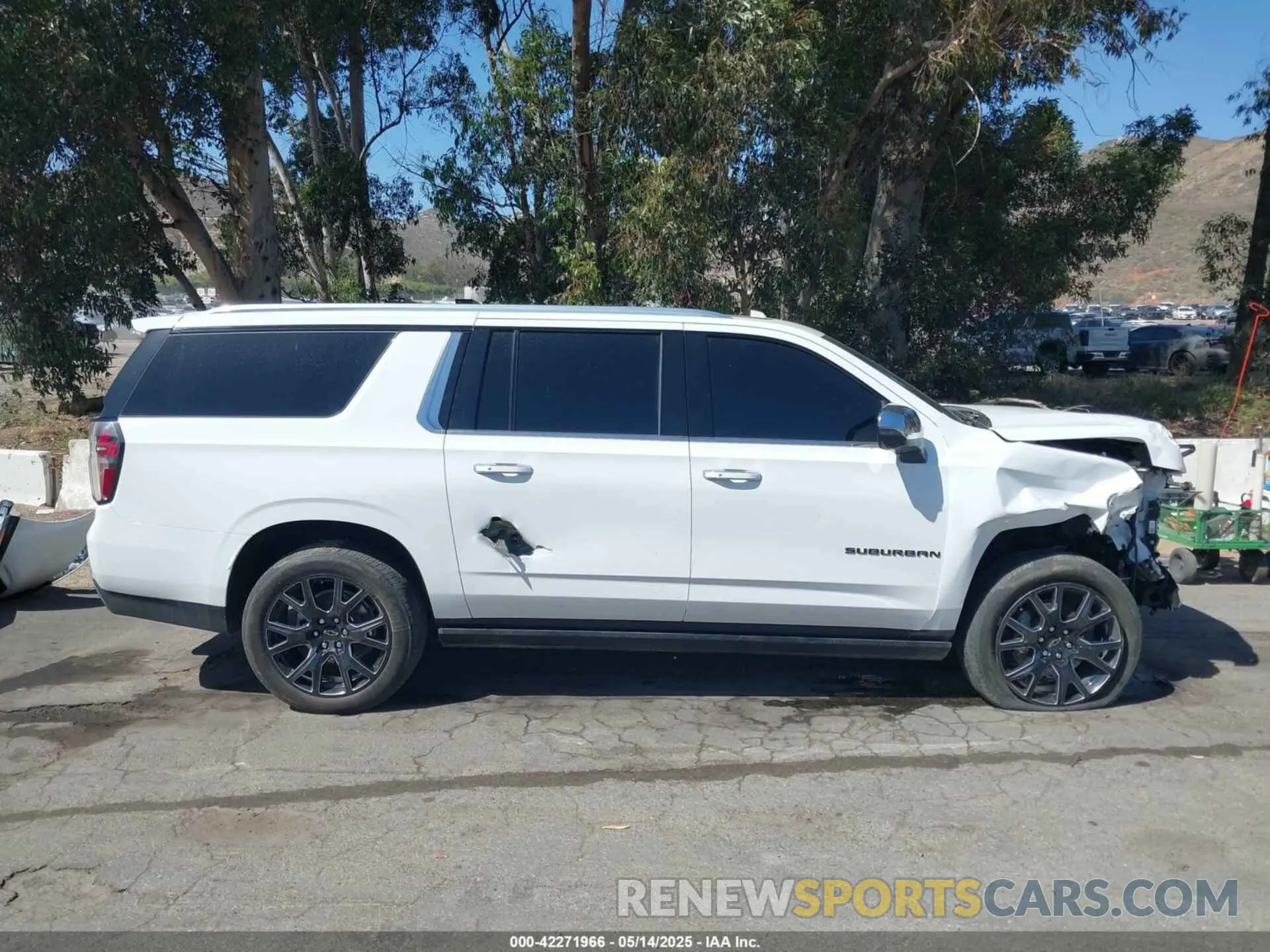13 Photograph of a damaged car 1GNSKFKTXRR209081 CHEVROLET SUBURBAN 2024