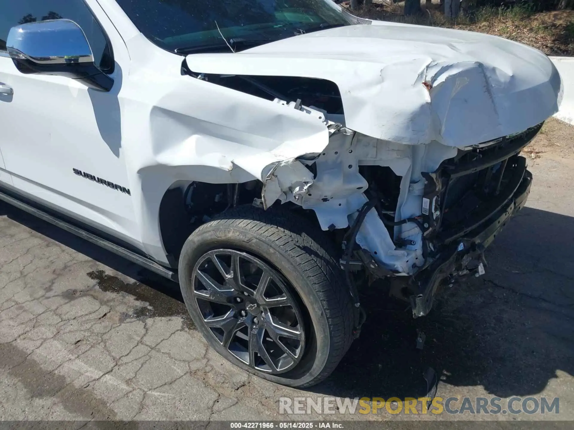 19 Photograph of a damaged car 1GNSKFKTXRR209081 CHEVROLET SUBURBAN 2024
