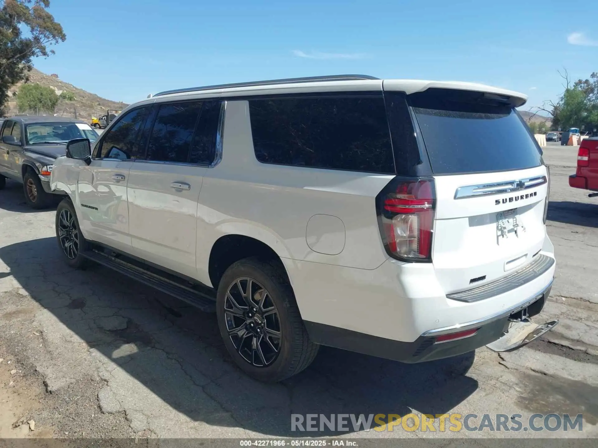 3 Photograph of a damaged car 1GNSKFKTXRR209081 CHEVROLET SUBURBAN 2024