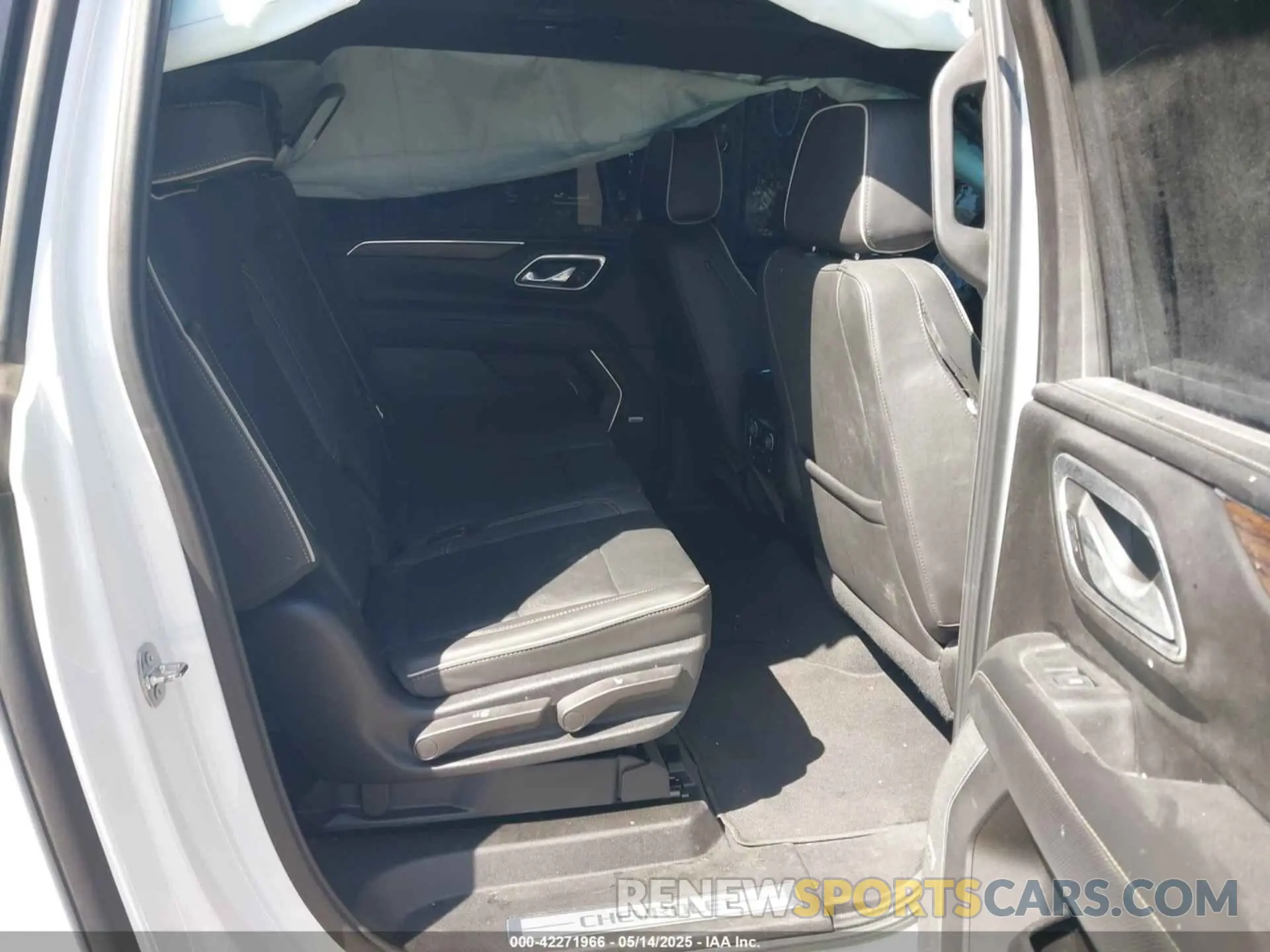 8 Photograph of a damaged car 1GNSKFKTXRR209081 CHEVROLET SUBURBAN 2024