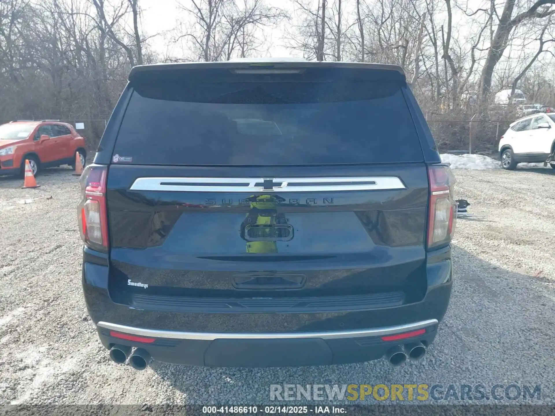 17 Photograph of a damaged car 1GNSKGKL3RR235642 CHEVROLET SUBURBAN 2024