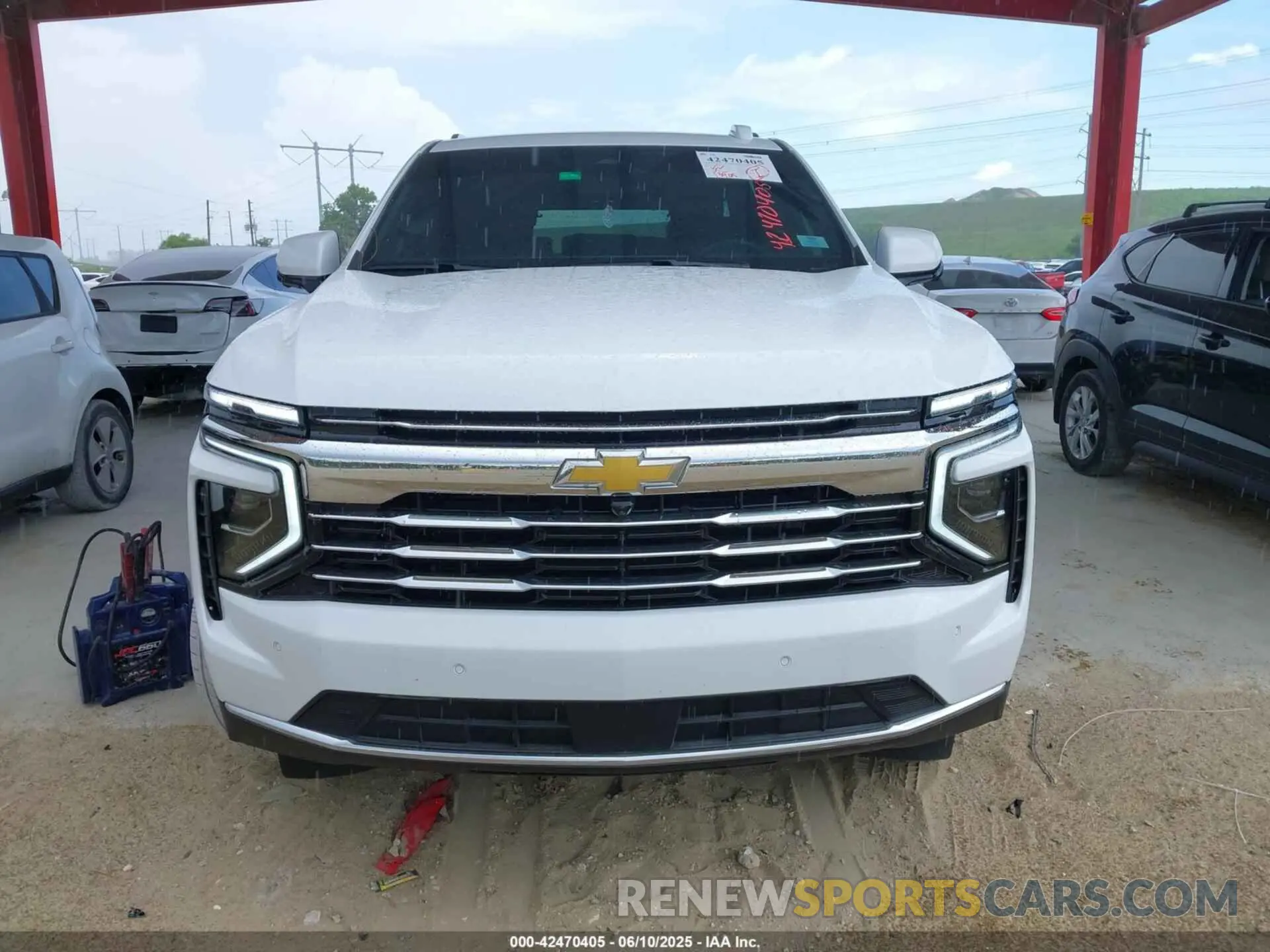 12 Photograph of a damaged car 1GNS5CRD2SR153521 CHEVROLET SUBURBAN 2025
