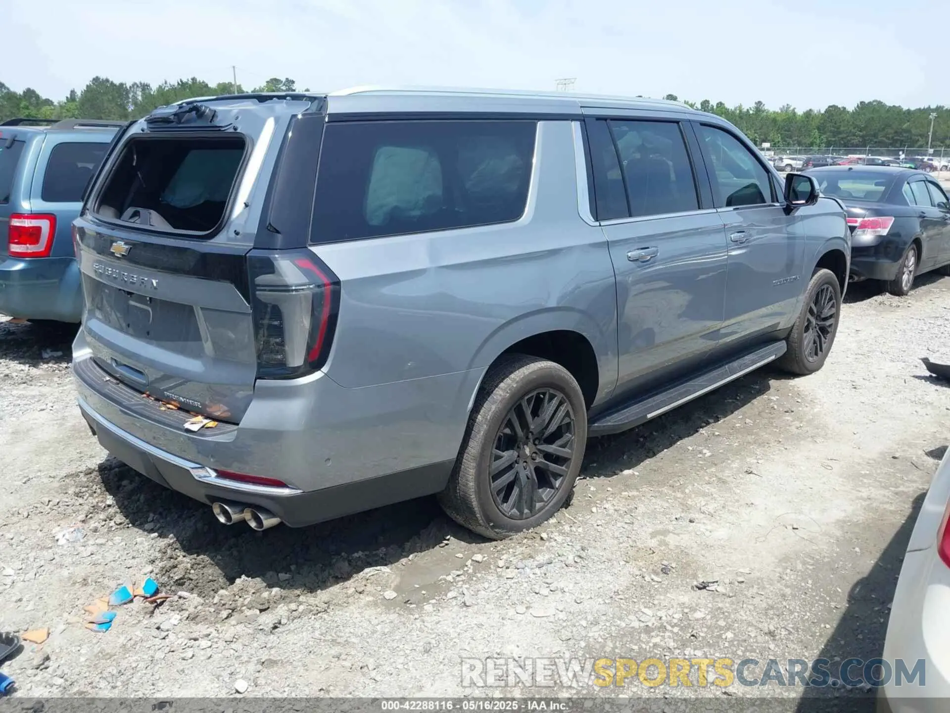 4 Photograph of a damaged car 1GNS5FRD8SR181650 CHEVROLET SUBURBAN 2025