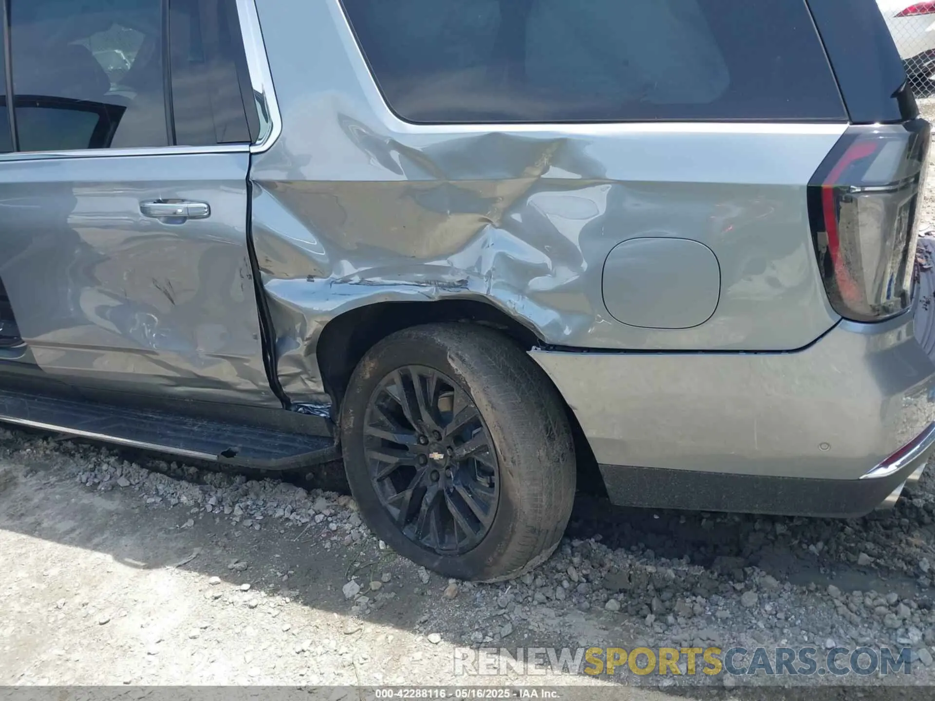 6 Photograph of a damaged car 1GNS5FRD8SR181650 CHEVROLET SUBURBAN 2025