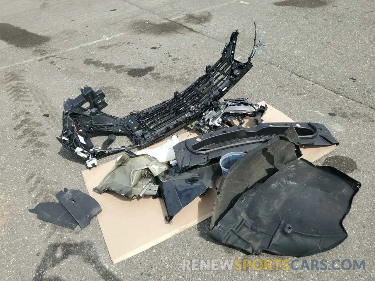 13 Photograph of a damaged car 1GNS6CRD6SR177897 CHEVROLET SUBURBAN 2025