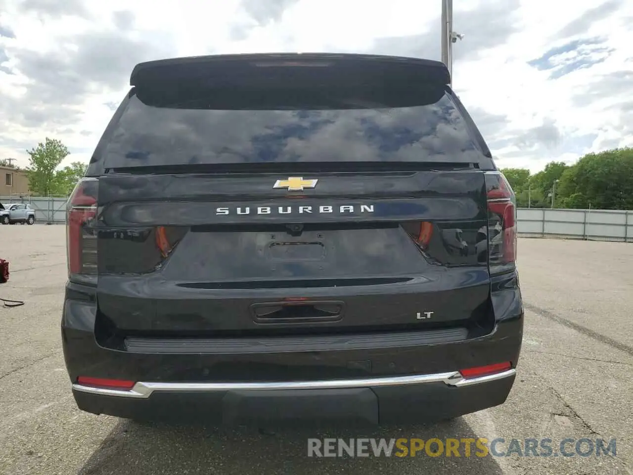 6 Photograph of a damaged car 1GNS6CRD6SR177897 CHEVROLET SUBURBAN 2025