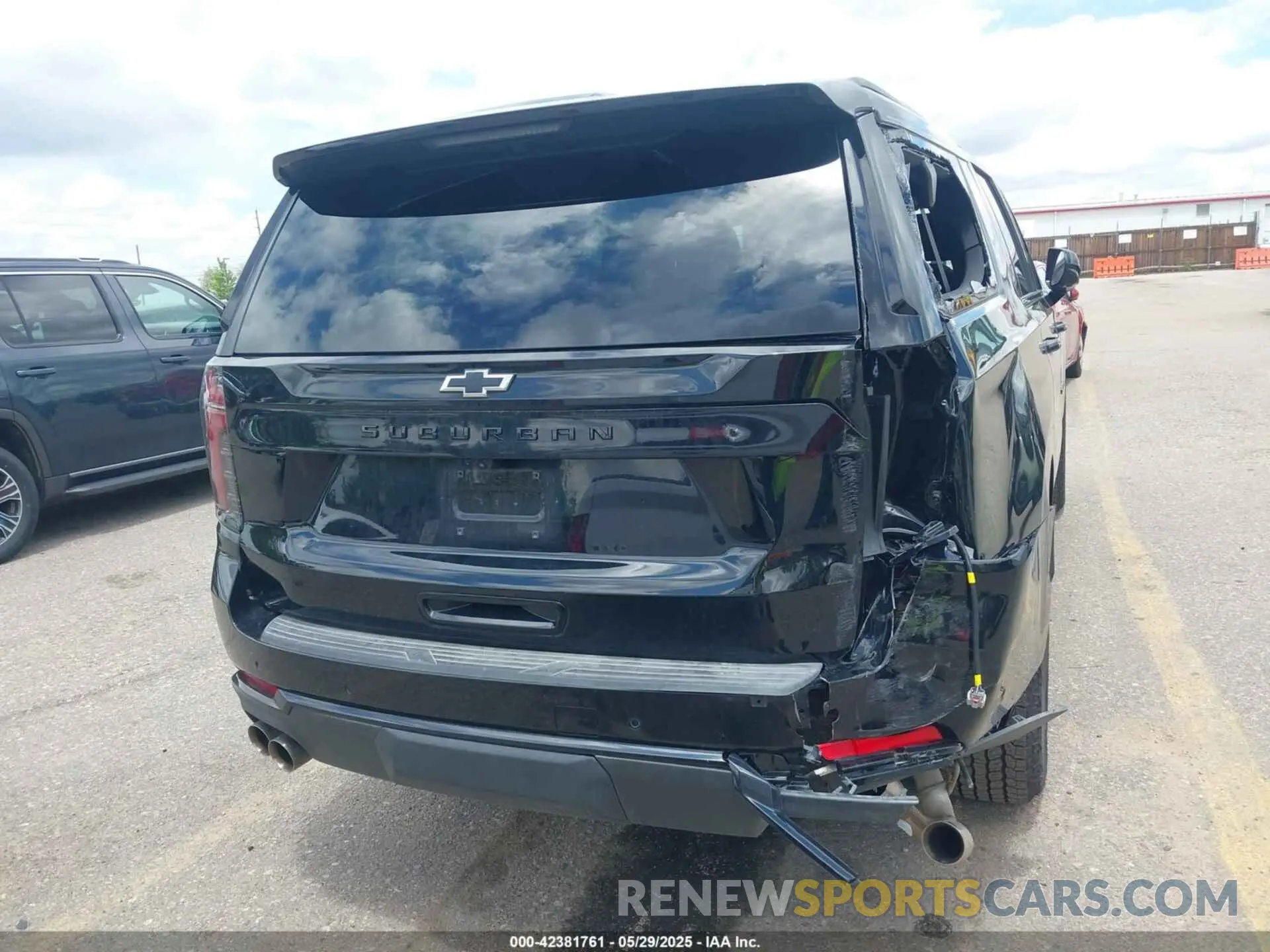 16 Photograph of a damaged car 1GNS6DRD3SR228259 CHEVROLET SUBURBAN 2025