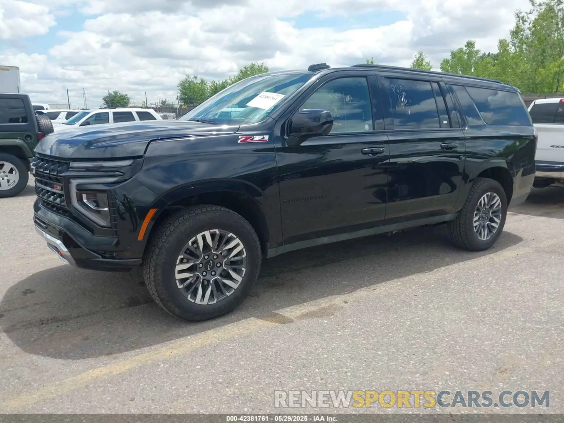 2 Photograph of a damaged car 1GNS6DRD3SR228259 CHEVROLET SUBURBAN 2025