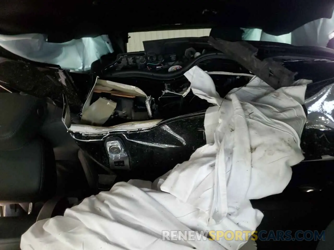 10 Photograph of a damaged car 1GNS6DRD6SR113994 CHEVROLET SUBURBAN 2025