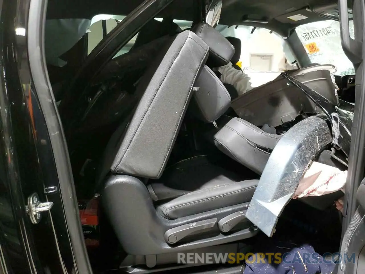 12 Photograph of a damaged car 1GNS6DRD6SR113994 CHEVROLET SUBURBAN 2025