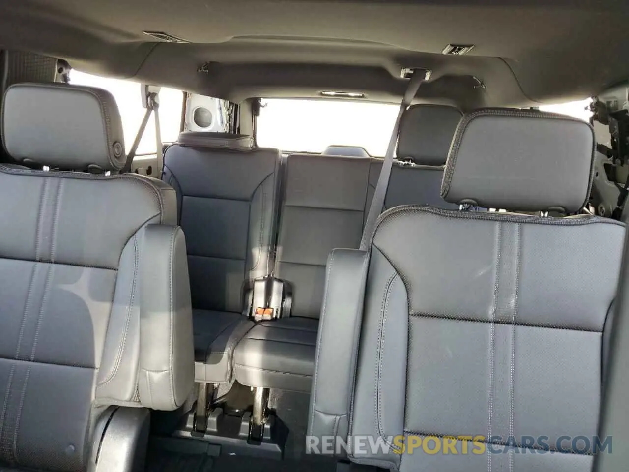10 Photograph of a damaged car 1GNS6GRL4SR212953 CHEVROLET SUBURBAN 2025