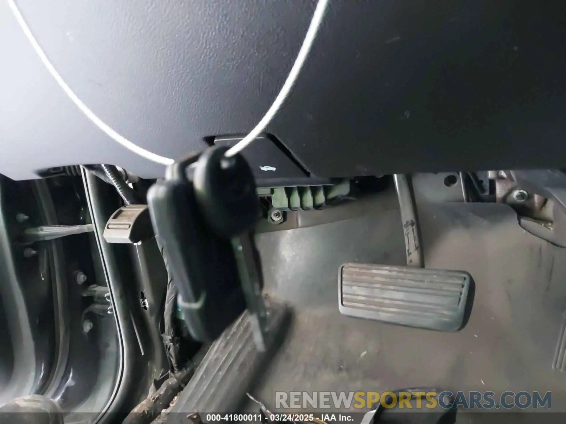 11 Photograph of a damaged car 1GNLCDEC0KR390778 CHEVROLET TAHOE 2019
