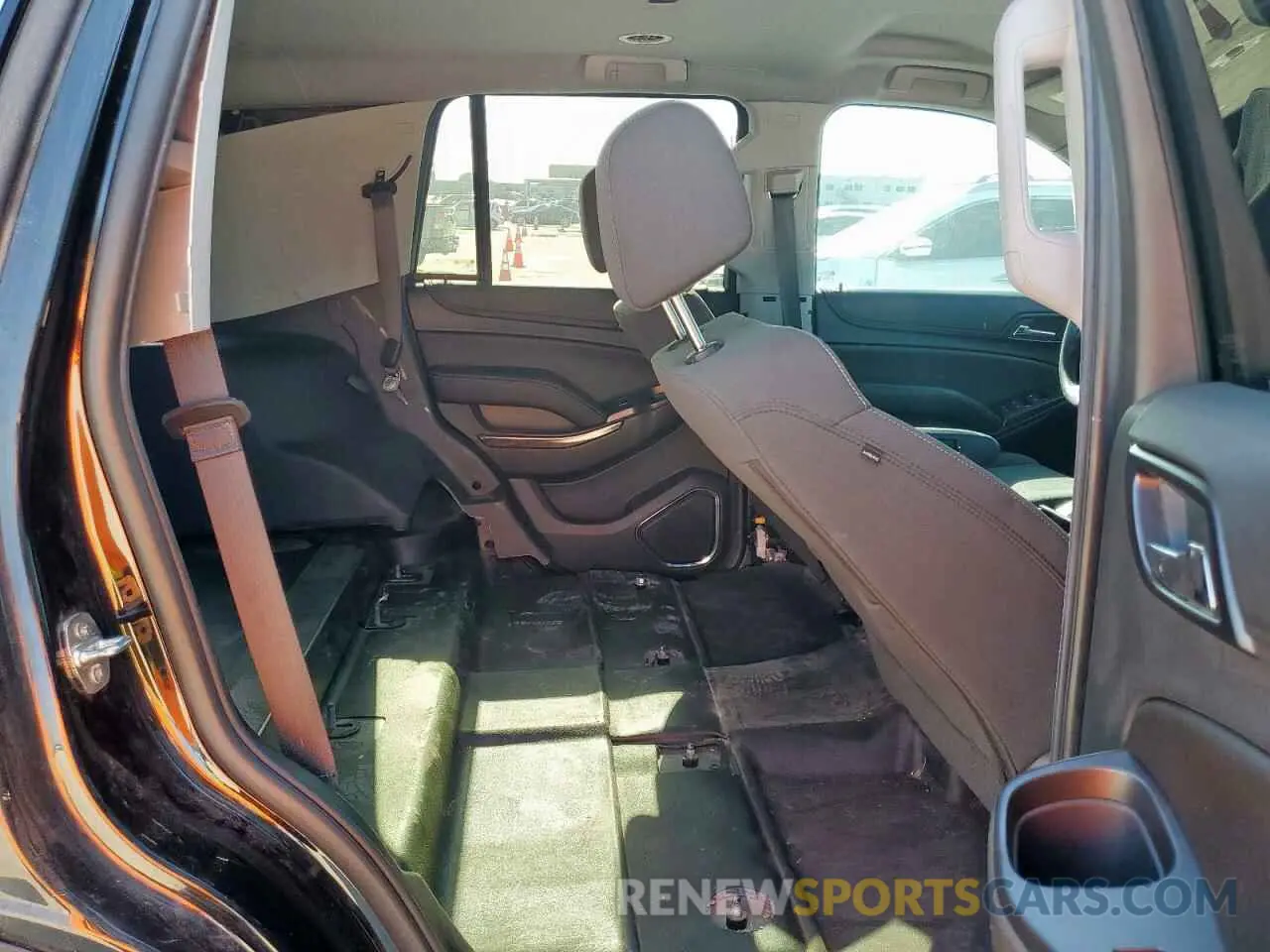 11 Photograph of a damaged car 1GNLCDEC1KR209848 CHEVROLET TAHOE 2019