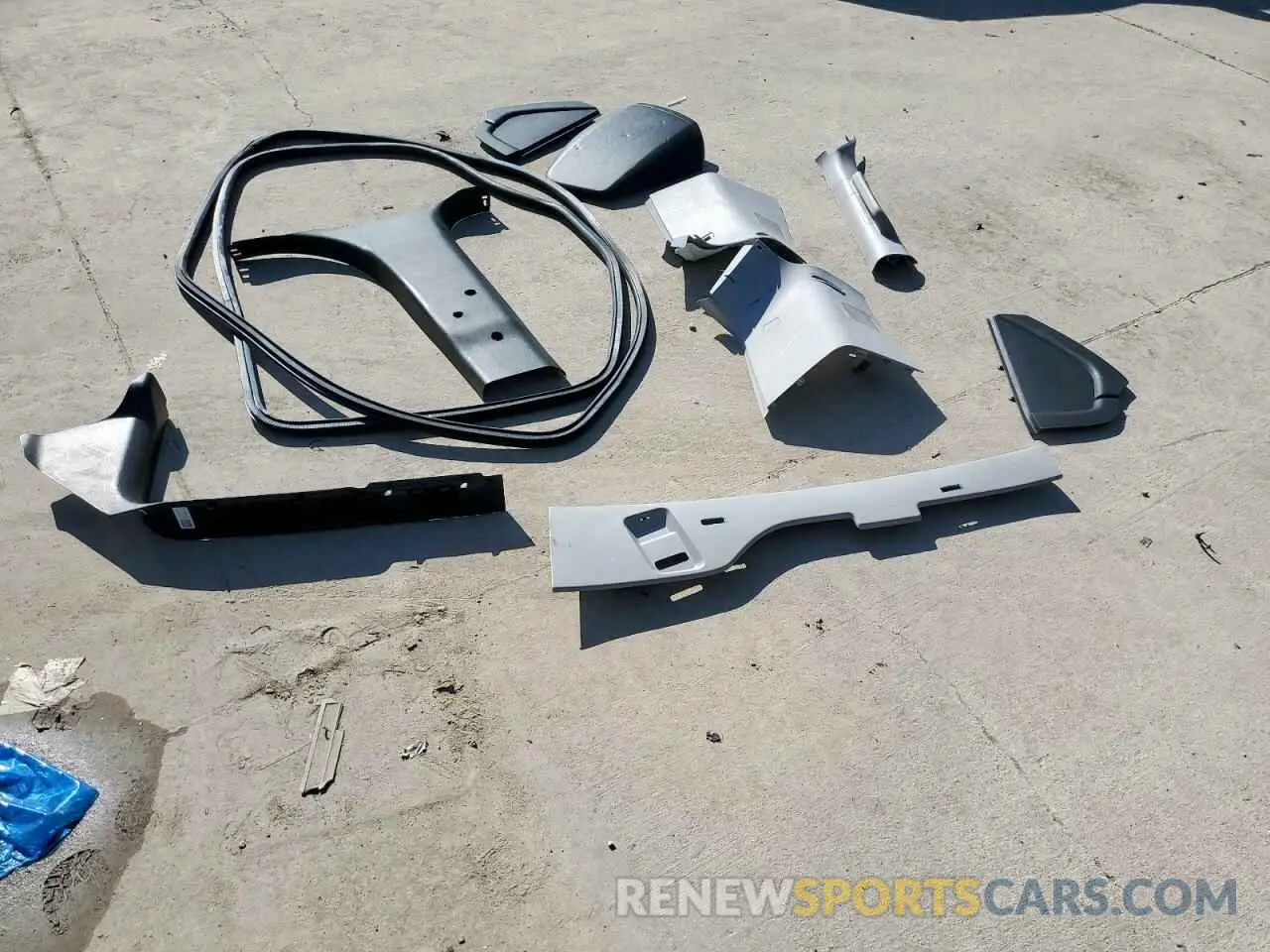 13 Photograph of a damaged car 1GNLCDEC1KR209848 CHEVROLET TAHOE 2019