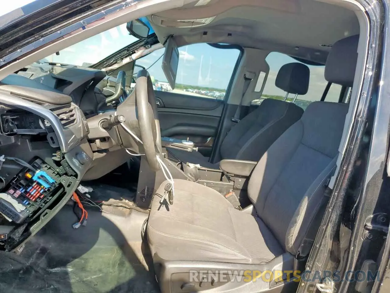 7 Photograph of a damaged car 1GNLCDEC1KR209848 CHEVROLET TAHOE 2019