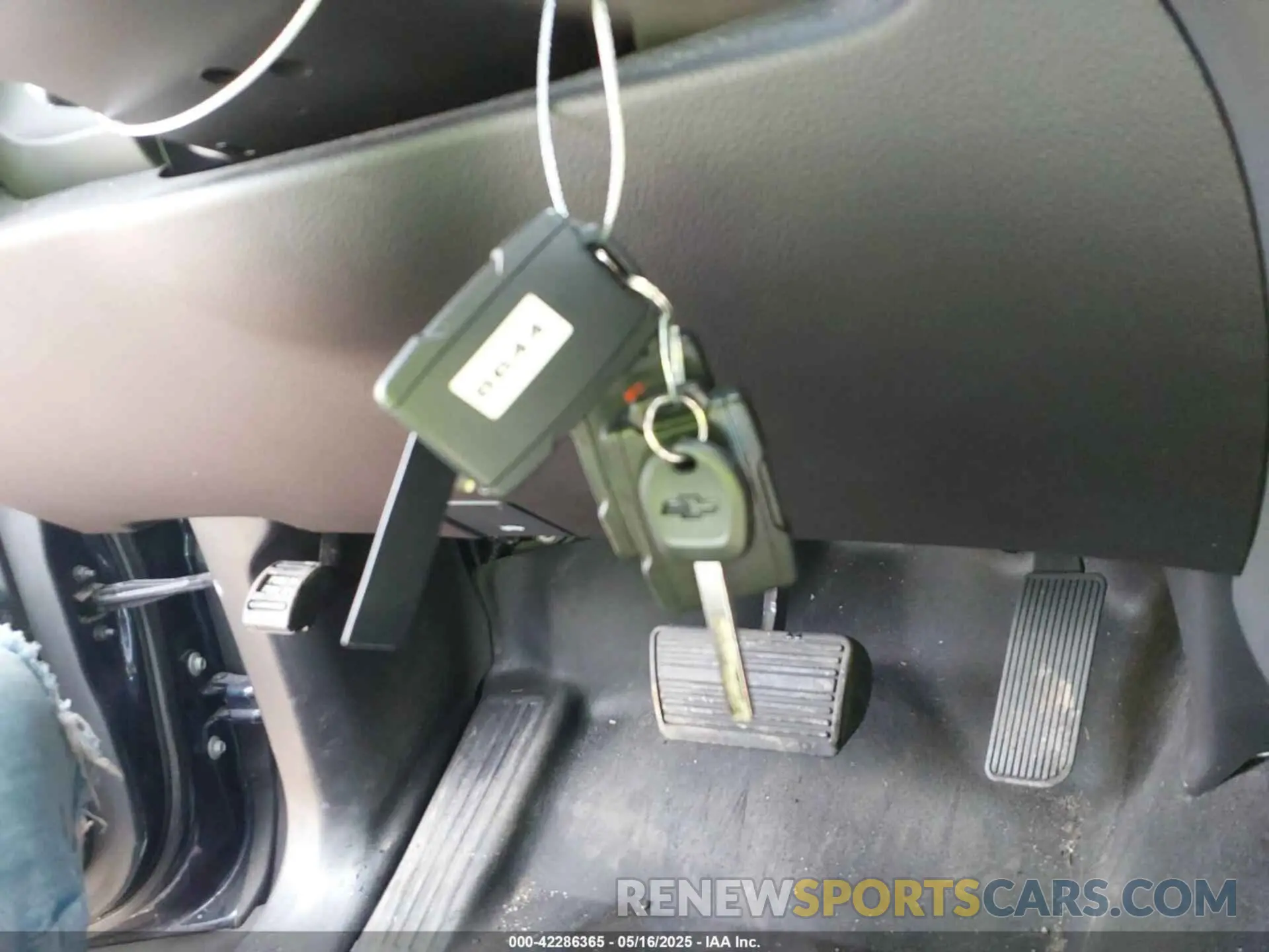 11 Photograph of a damaged car 1GNLCDEC1KR218436 CHEVROLET TAHOE 2019