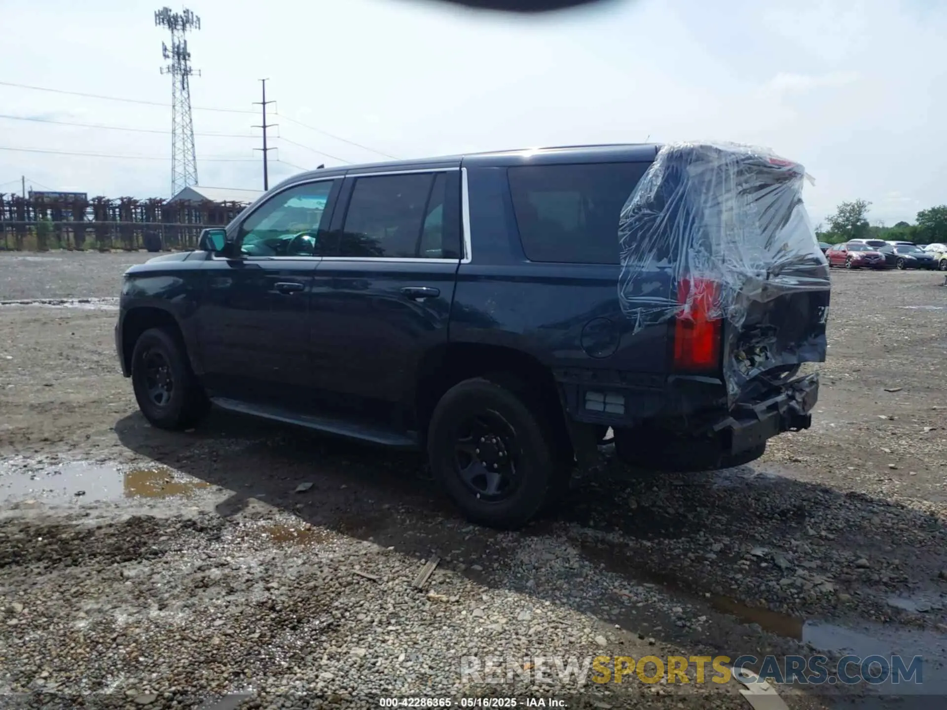 3 Photograph of a damaged car 1GNLCDEC1KR218436 CHEVROLET TAHOE 2019
