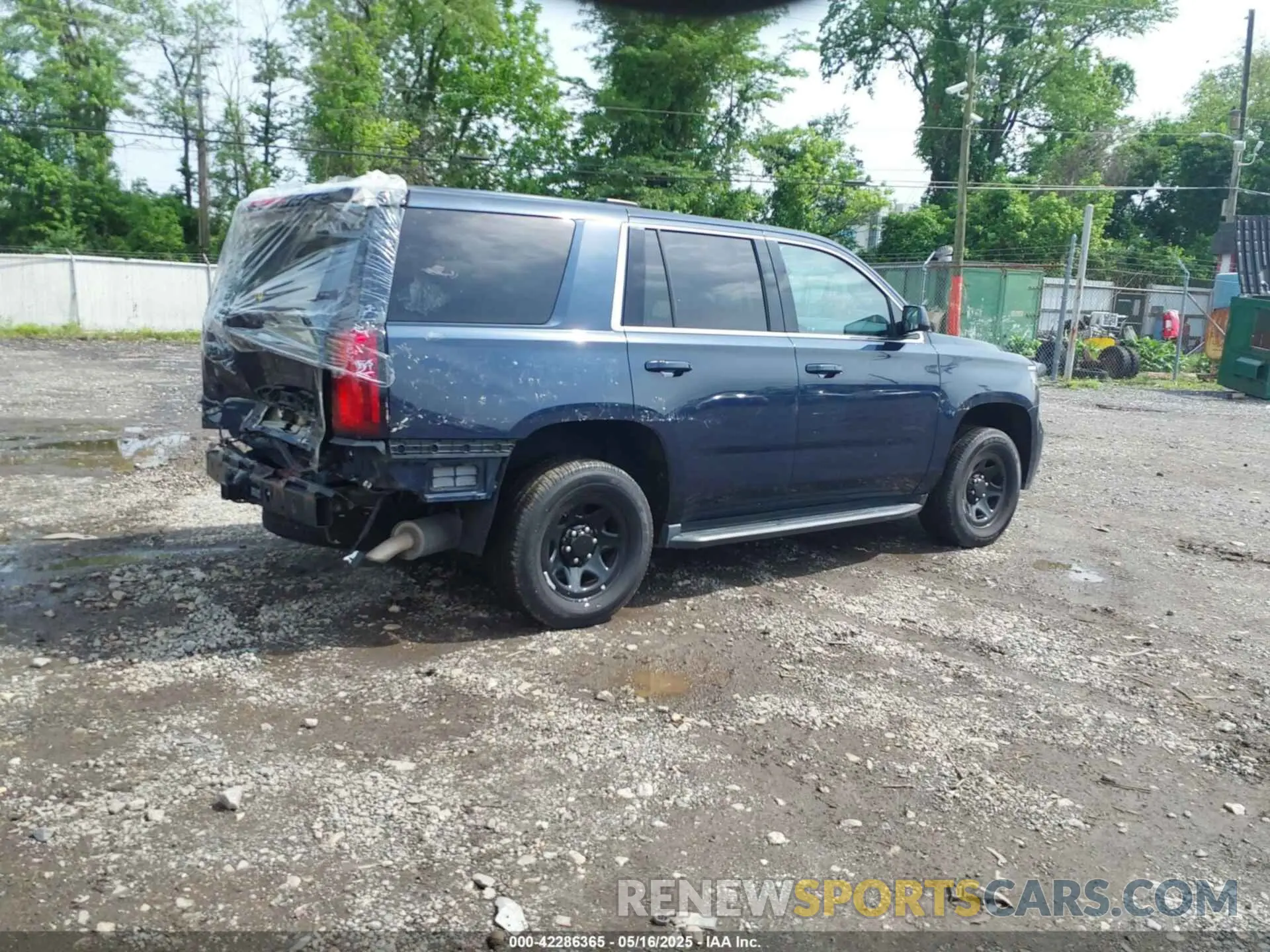 4 Photograph of a damaged car 1GNLCDEC1KR218436 CHEVROLET TAHOE 2019