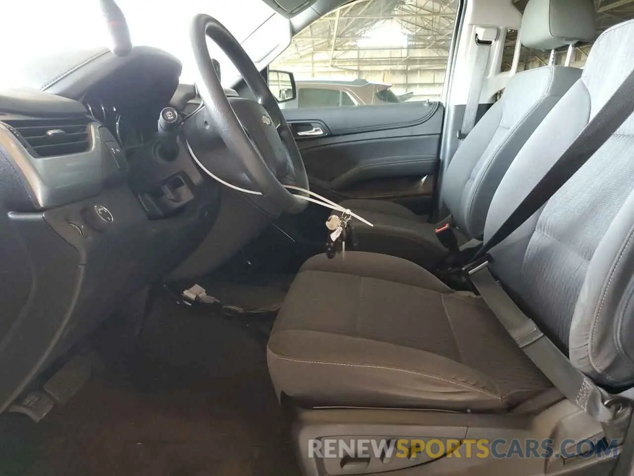 7 Photograph of a damaged car 1GNLCDEC1KR300067 CHEVROLET TAHOE 2019