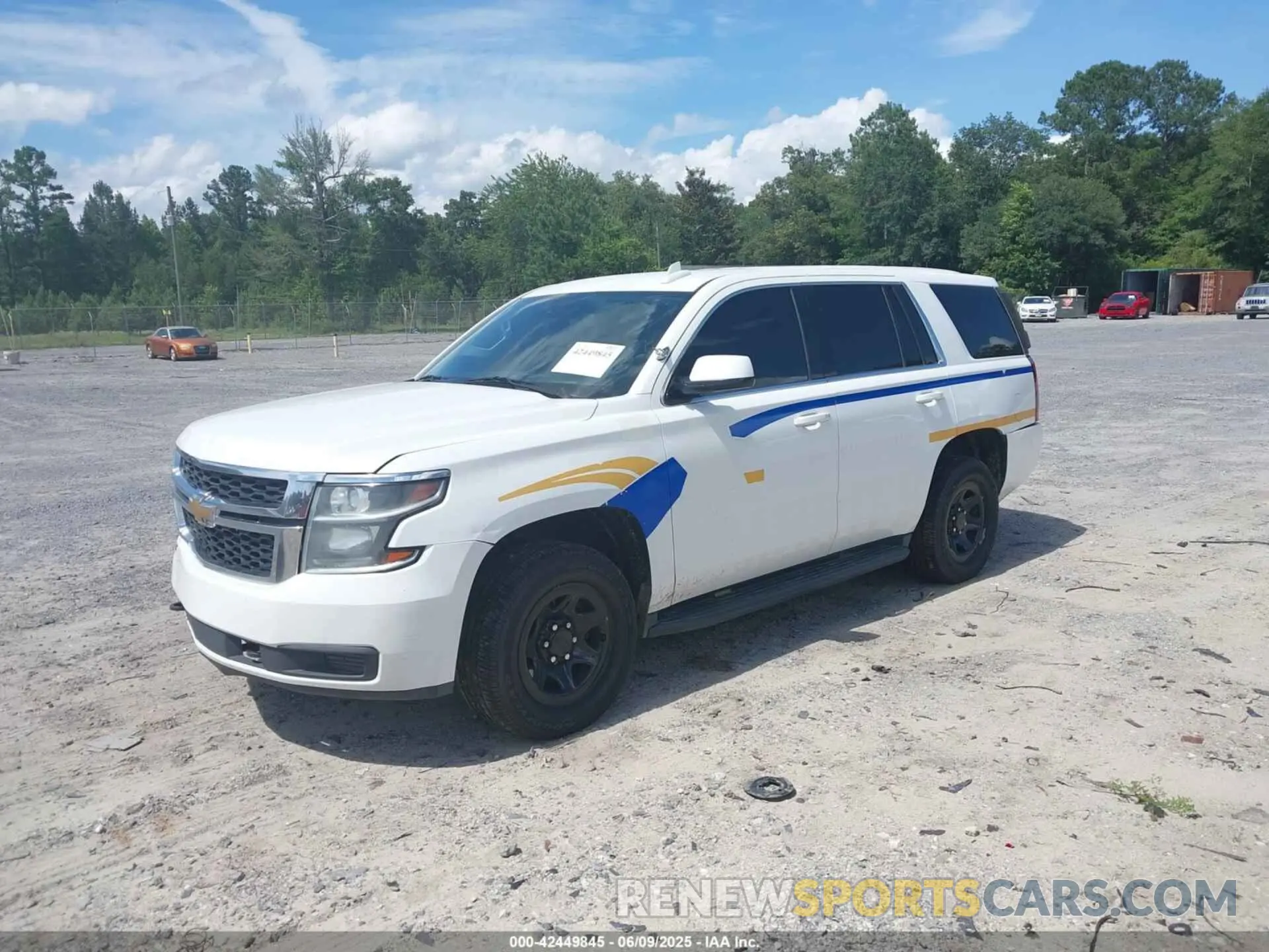 2 Photograph of a damaged car 1GNLCDEC2KR251607 CHEVROLET TAHOE 2019