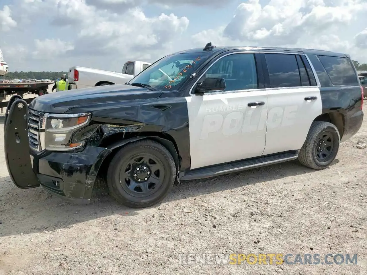 1 Photograph of a damaged car 1GNLCDEC2KR383072 CHEVROLET TAHOE 2019