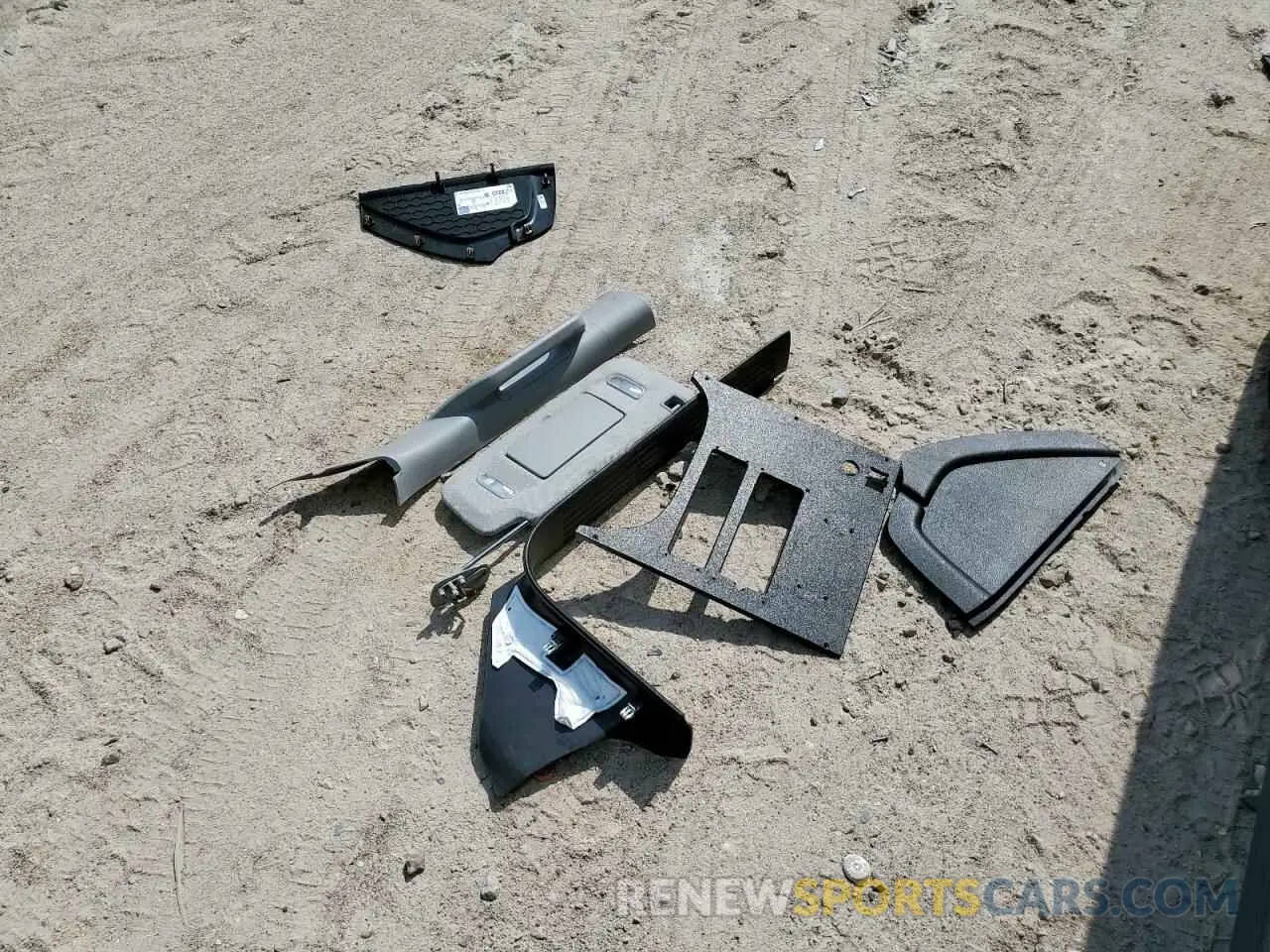 12 Photograph of a damaged car 1GNLCDEC2KR383072 CHEVROLET TAHOE 2019