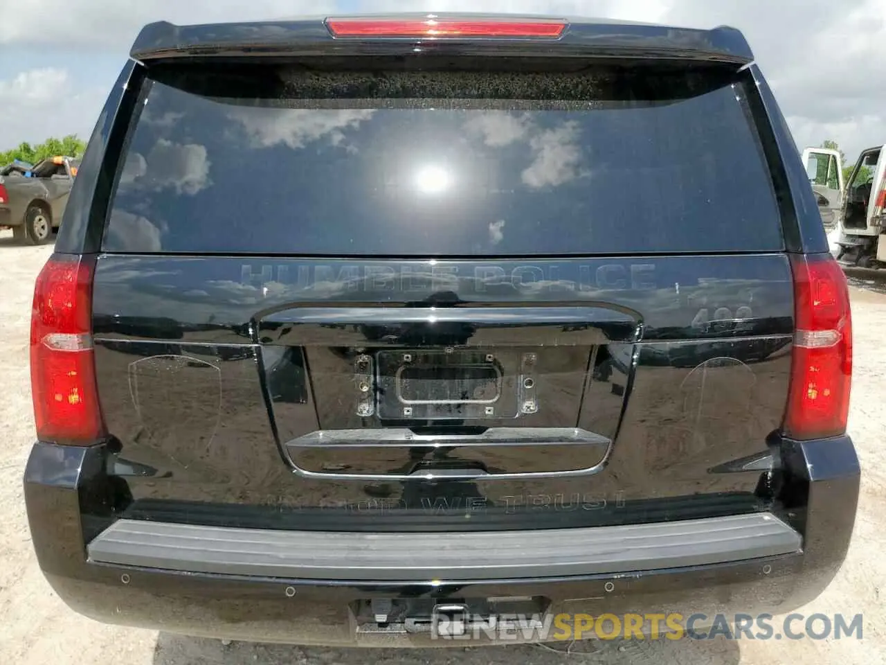 6 Photograph of a damaged car 1GNLCDEC2KR383072 CHEVROLET TAHOE 2019