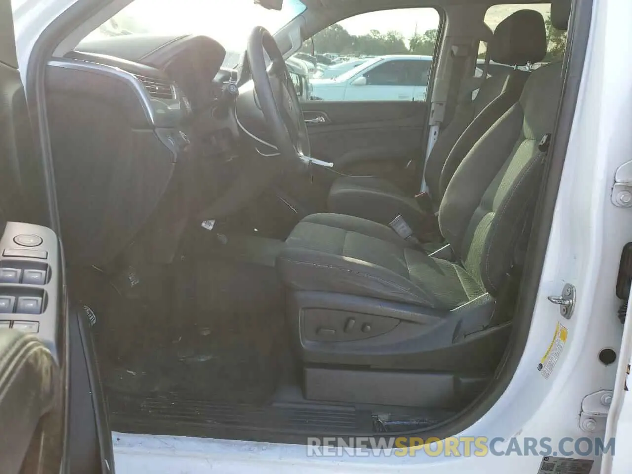 7 Photograph of a damaged car 1GNLCDEC4KR220035 CHEVROLET TAHOE 2019
