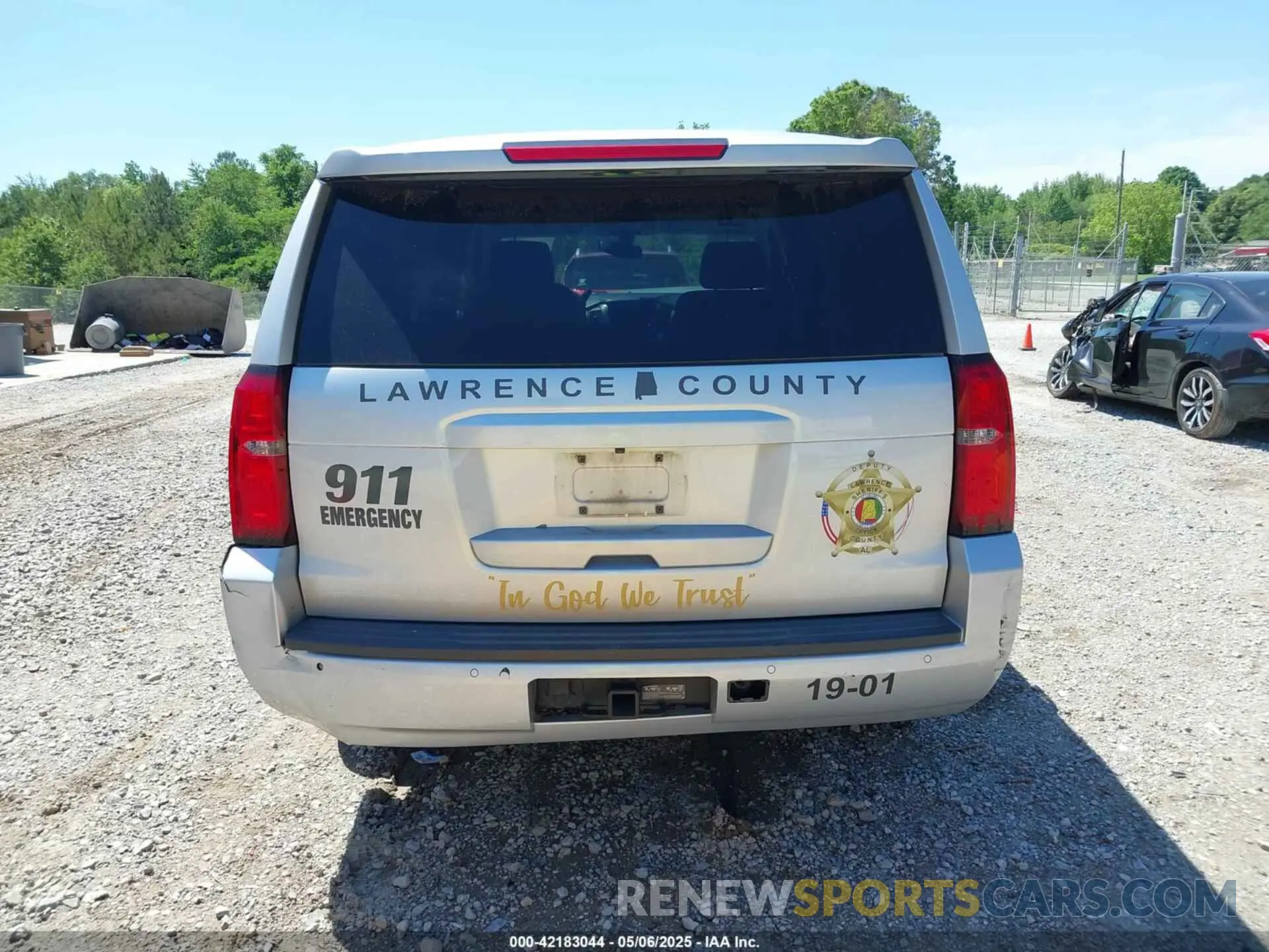 16 Photograph of a damaged car 1GNLCDEC4KR242441 CHEVROLET TAHOE 2019