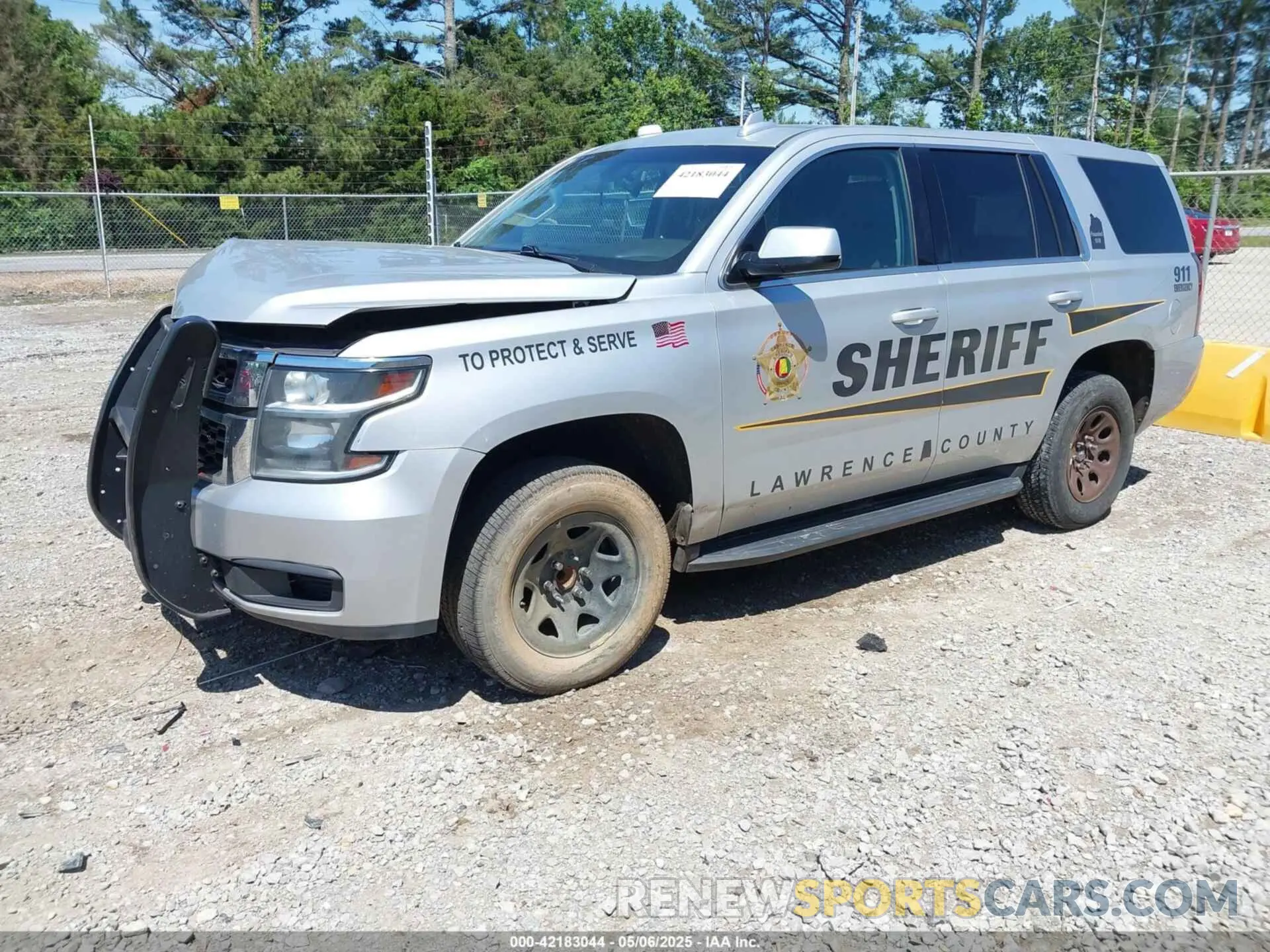 2 Photograph of a damaged car 1GNLCDEC4KR242441 CHEVROLET TAHOE 2019