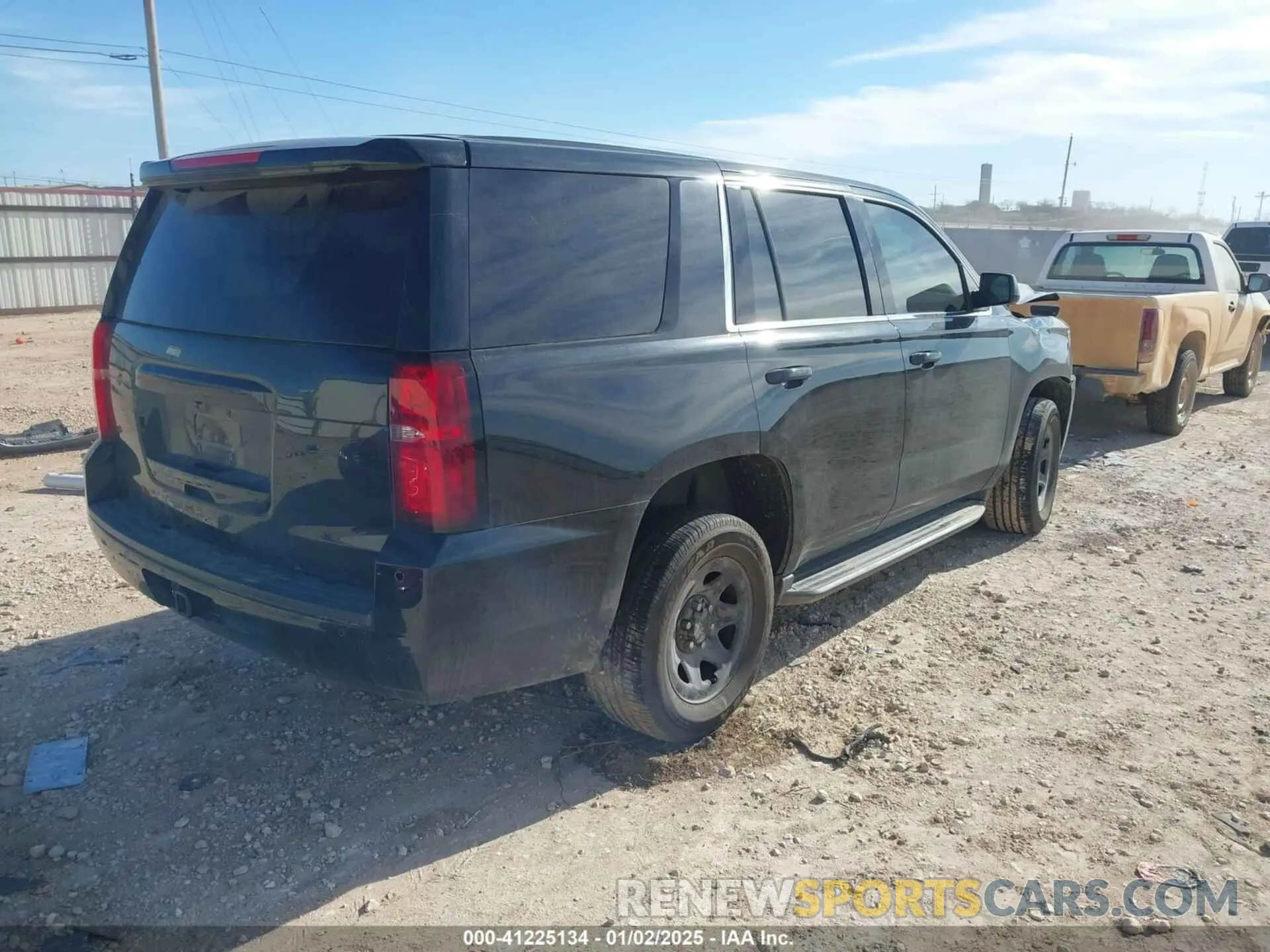 4 Photograph of a damaged car 1GNLCDEC4KR295348 CHEVROLET TAHOE 2019