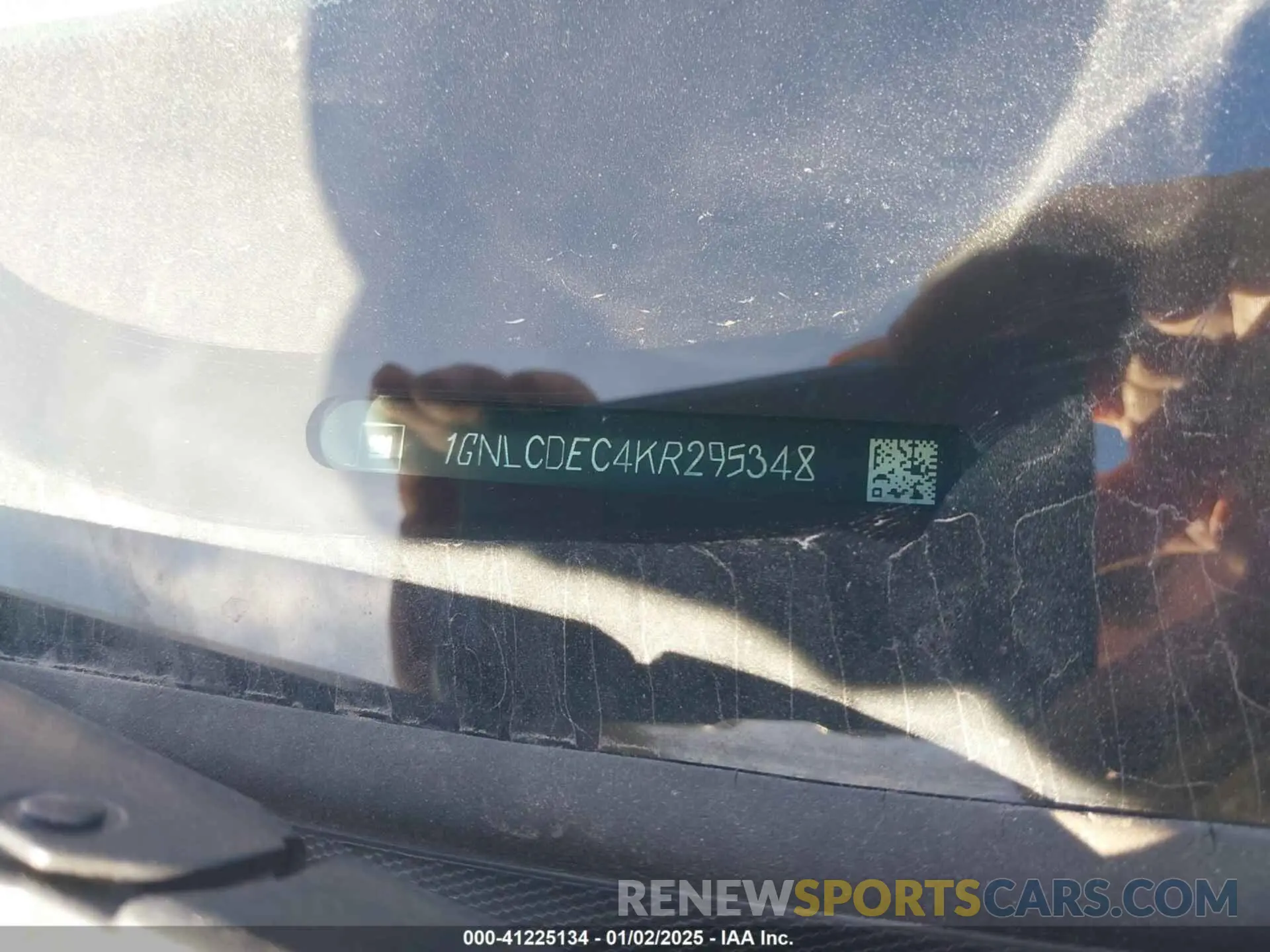 9 Photograph of a damaged car 1GNLCDEC4KR295348 CHEVROLET TAHOE 2019