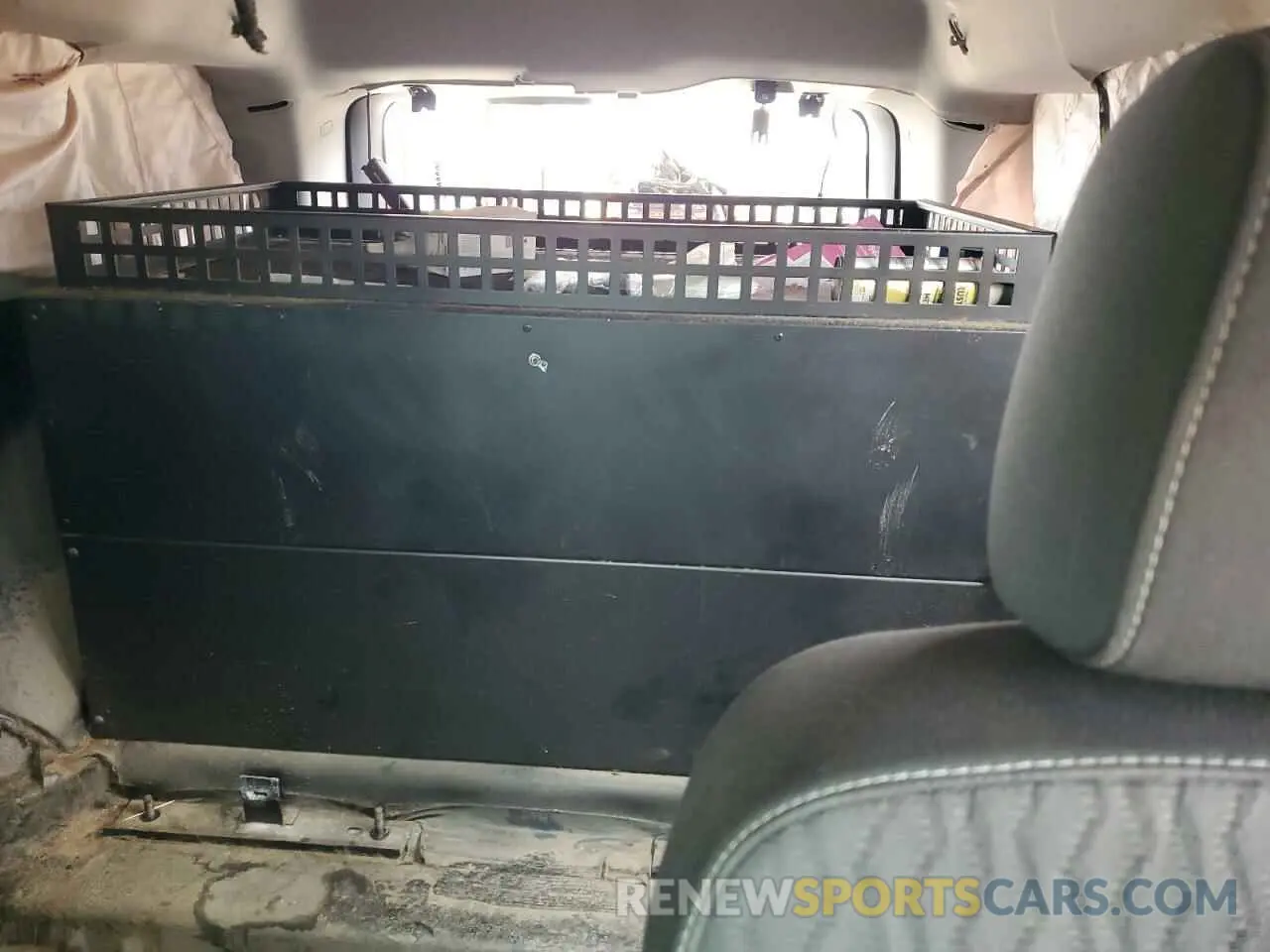 10 Photograph of a damaged car 1GNLCDEC8KR198072 CHEVROLET TAHOE 2019