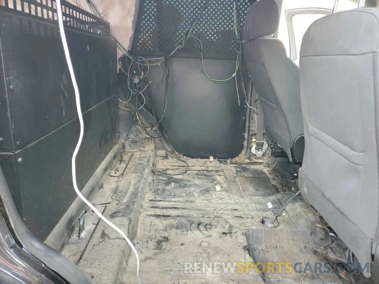 11 Photograph of a damaged car 1GNLCDEC8KR198072 CHEVROLET TAHOE 2019