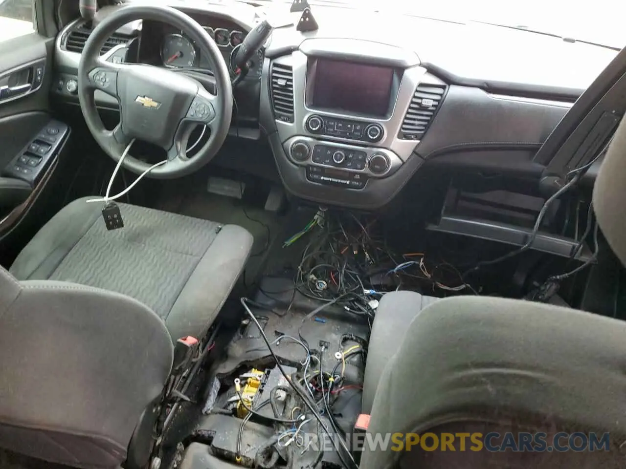 8 Photograph of a damaged car 1GNLCDEC8KR198072 CHEVROLET TAHOE 2019