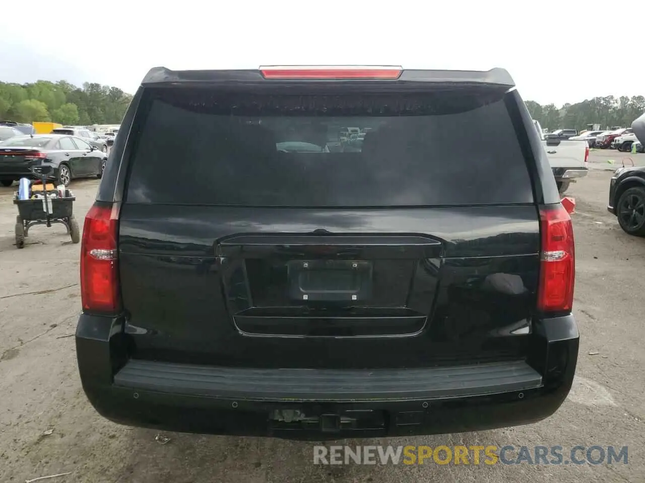 6 Photograph of a damaged car 1GNLCDEC8KR245102 CHEVROLET TAHOE 2019