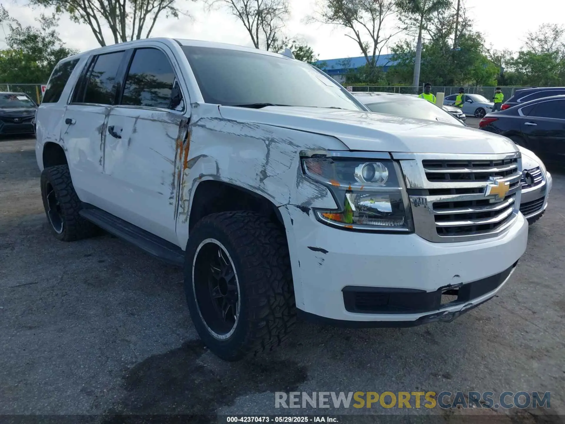 1 Photograph of a damaged car 1GNLCDECXKR196906 CHEVROLET TAHOE 2019