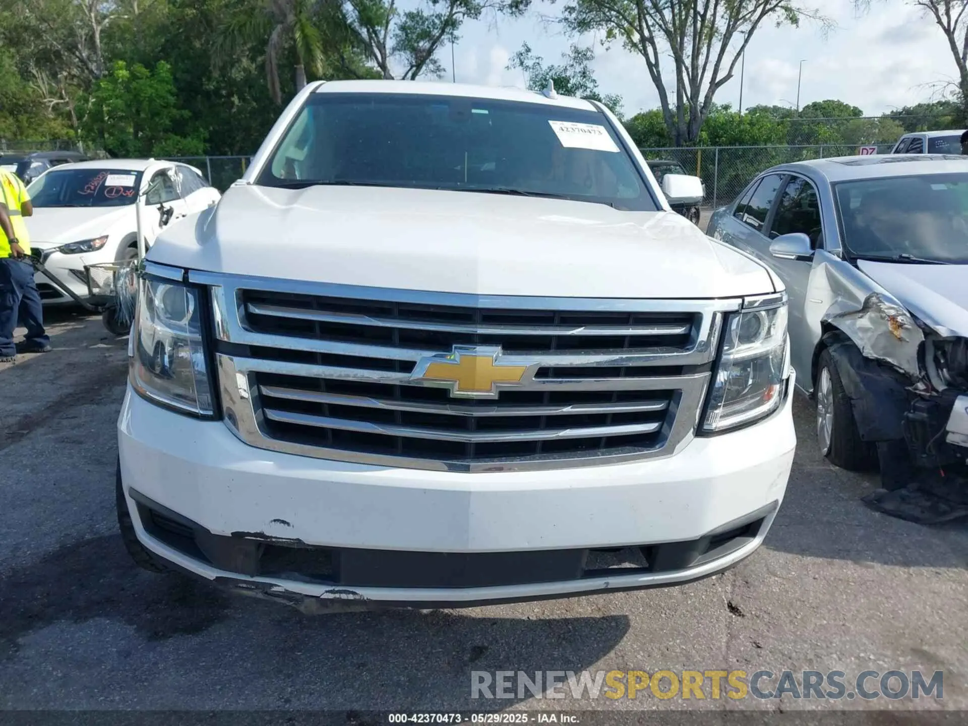 13 Photograph of a damaged car 1GNLCDECXKR196906 CHEVROLET TAHOE 2019