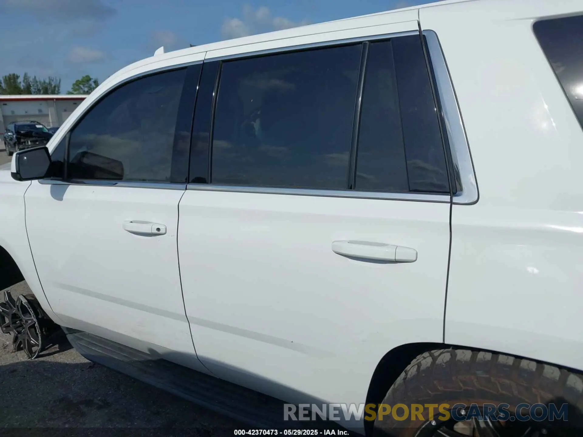 15 Photograph of a damaged car 1GNLCDECXKR196906 CHEVROLET TAHOE 2019