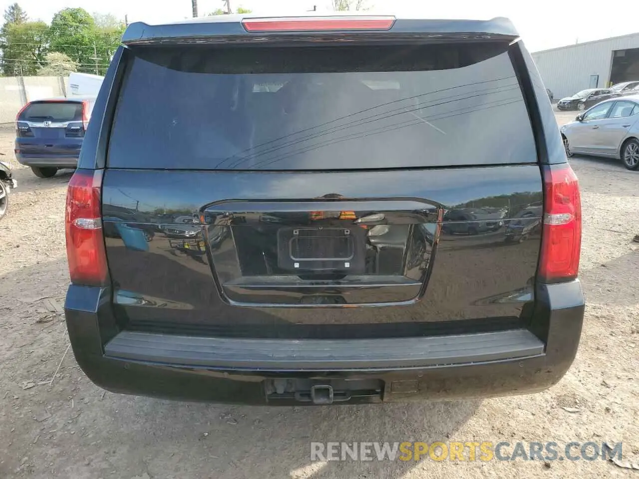 6 Photograph of a damaged car 1GNLCDECXKR327090 CHEVROLET TAHOE 2019